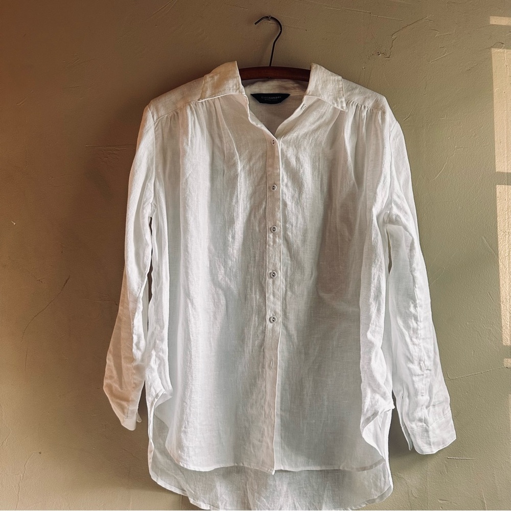 Eva’s Sunday white linen button up collar top